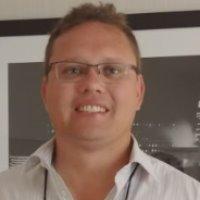 Dr Hennie van Heerden