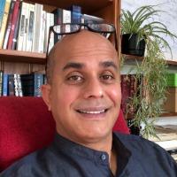 Dr Vincent Wijeysingha staff profile picture